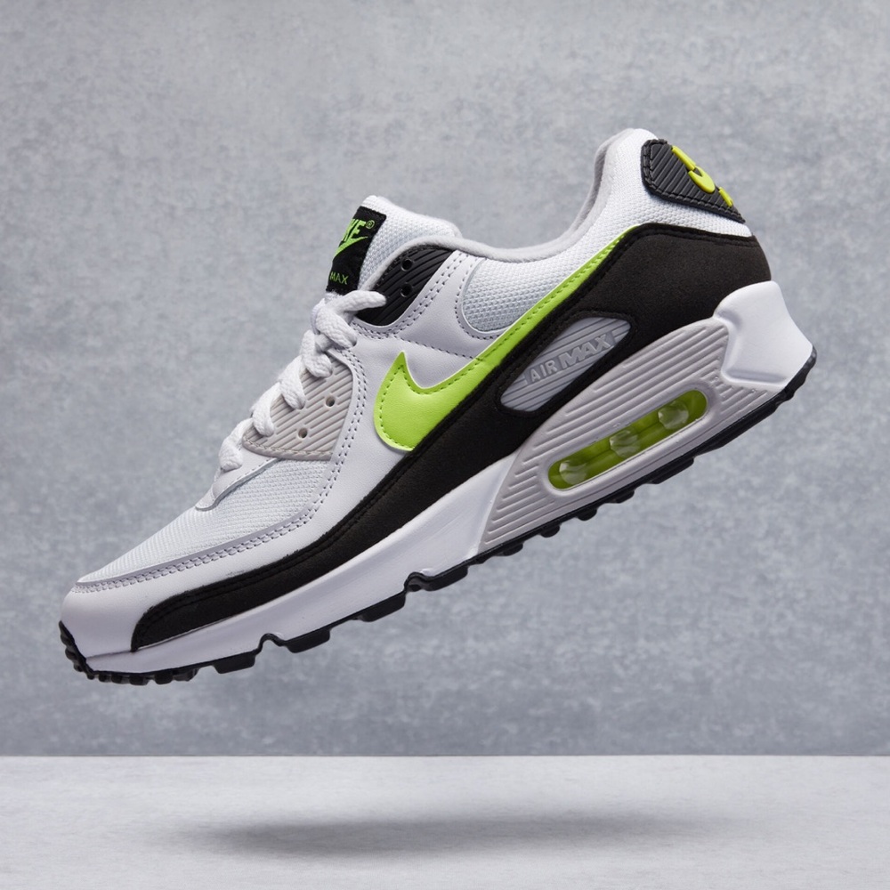 Nike
Women Air Max 90 Sneakers in White & Hot Lime 6.5Y unisex gently used